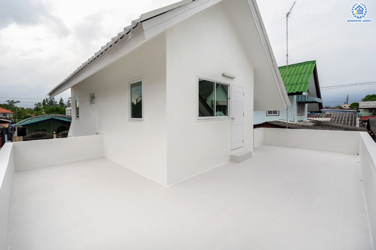 บ้านมือสองตกแต่งใหม่ ม.สินวงศ์ ดอนเมือง บ้านเดี่ยว เนื้อที่ 50 ตร.ว. ฟังก์ชัน 3 ห้องนอน 2 ห้องน้ำ จอดรถได้ 2 คัน บนทำเลดีที่สุด ใกล้สนามบินดอนเมือง ทางด่วน "ศรีสมาน" และรถไฟฟ้าสายสีแดง "สถานีดอนเมือง"